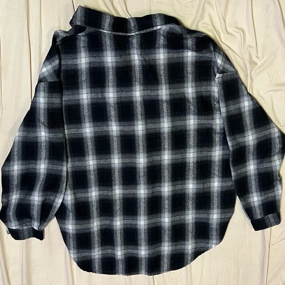 SHEIN Curve Flannel - Picture 2 of 3